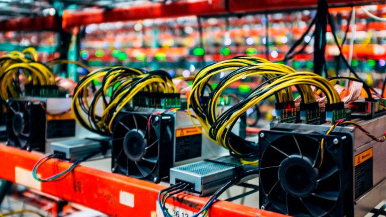 Minar Monero en solitario vs. unirse a un grupo de minería: ¿Cuál es la mejor opción?